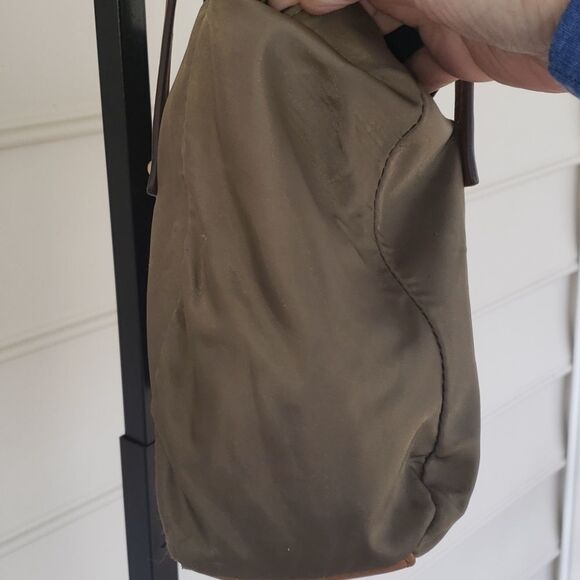 Tommy Hilfilger olive bag - Picture 8 of 9